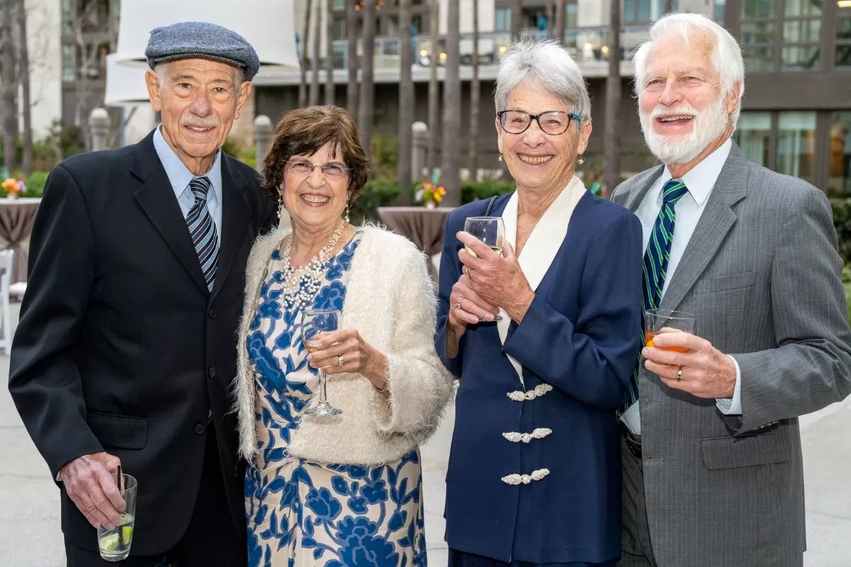 Members of Pacific Chorale’s Legacy Society mingle at the pre-dinner reception.